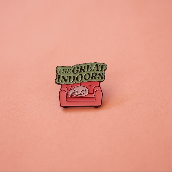 Cute Enamel Cat Pin 🐱 - Picture 4 of 4